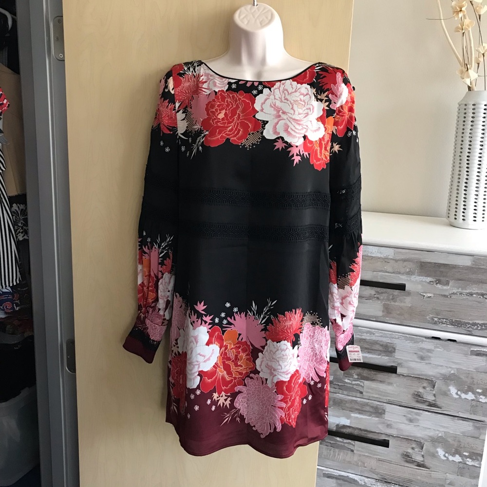 NWT Laundry by Shelli Segal Shift Dress Size 2
